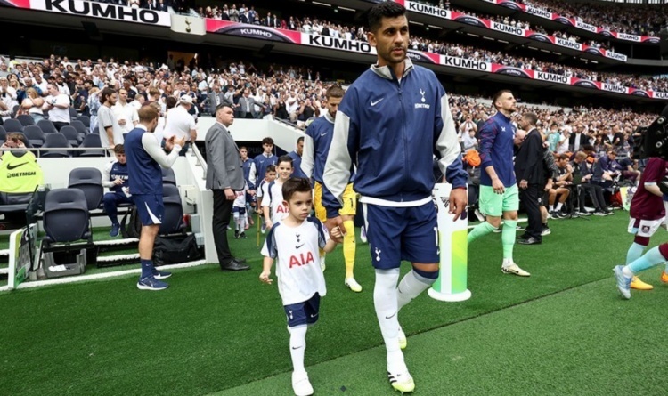 了他在热刺, 的支持 了他在热刺, 的支持