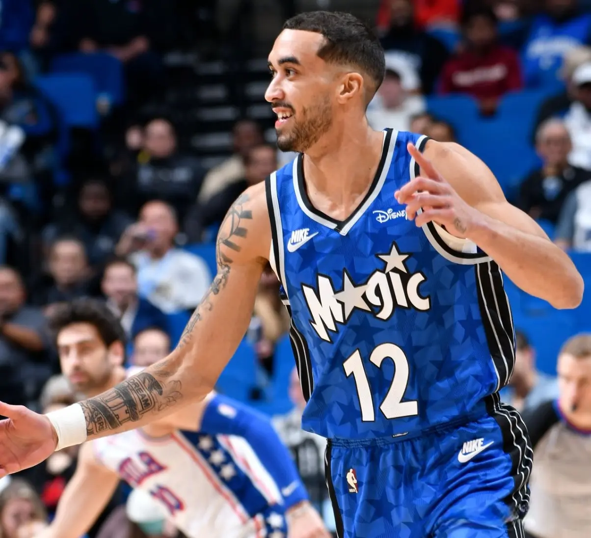 BA后卫奎, MbhZl, 是一名得分